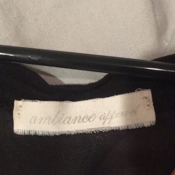 Partly Cropped Blouse - Picture 2 of 5